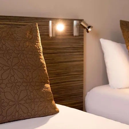 Otel Sure By Western Nantes