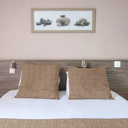 Sure By Western Nantes Hotel