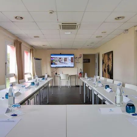 Hotel Sure By Western Nantes 3*
