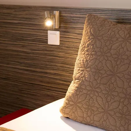 Otel Sure By Western Nantes