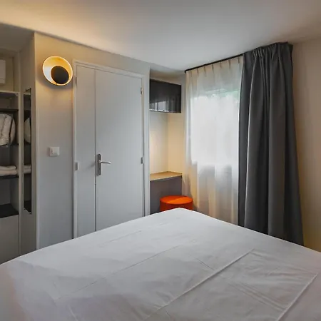 Hotel Sure By Western Nantes 3*