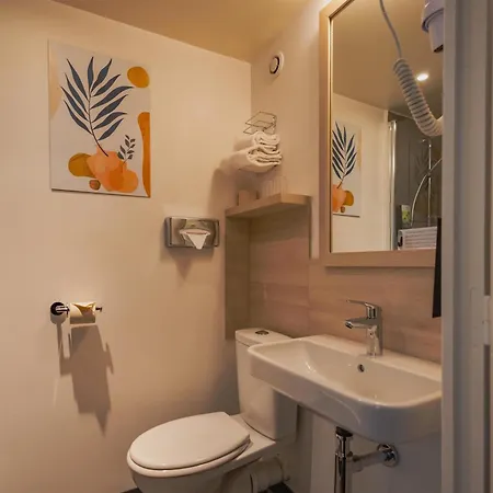 Sure By Western Nantes Hotel