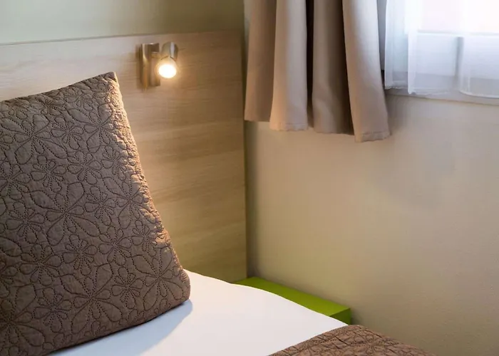 Sure By Western Nantes 3*