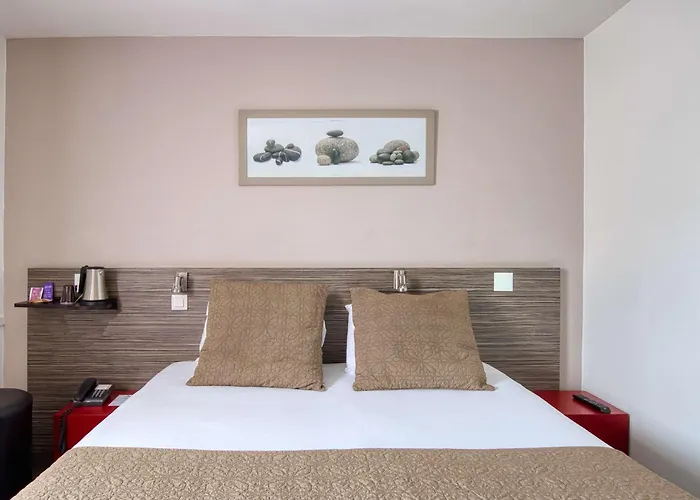 Sure By Western Nantes Hotel