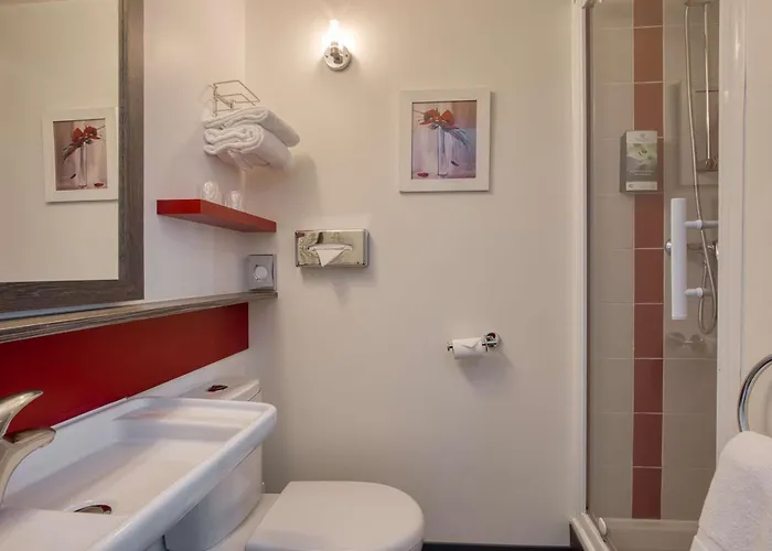 Sure By Western Nantes Hotel 3*