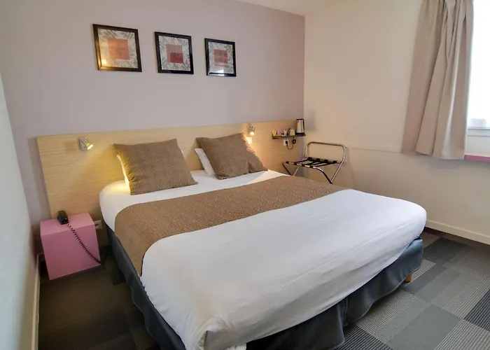 Sure By Western Nantes 3* 圣埃尔布兰