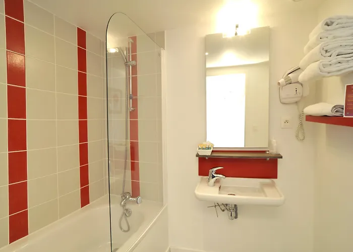 Sure By Western Nantes 3*