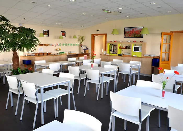 Sure By Western Nantes 3* 圣埃尔布兰