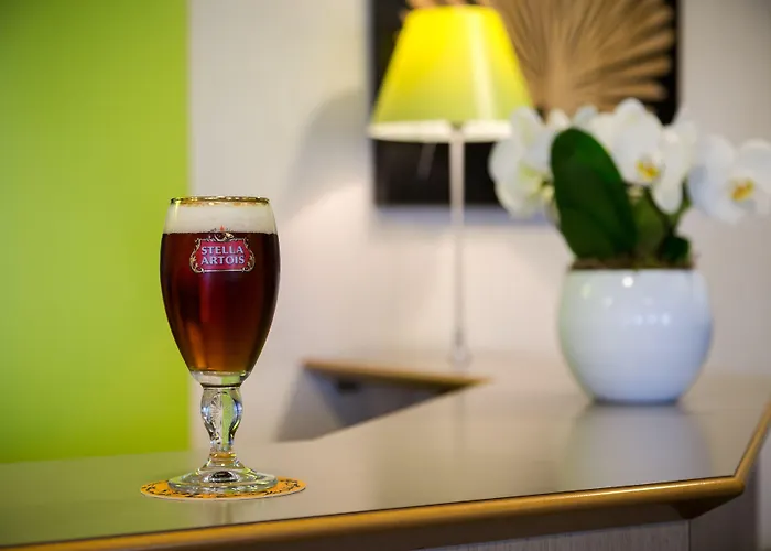 Sure By Western Nantes 圣埃尔布兰