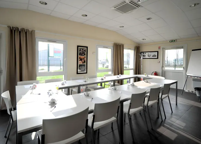 Sure By Western Nantes Hotel 3*