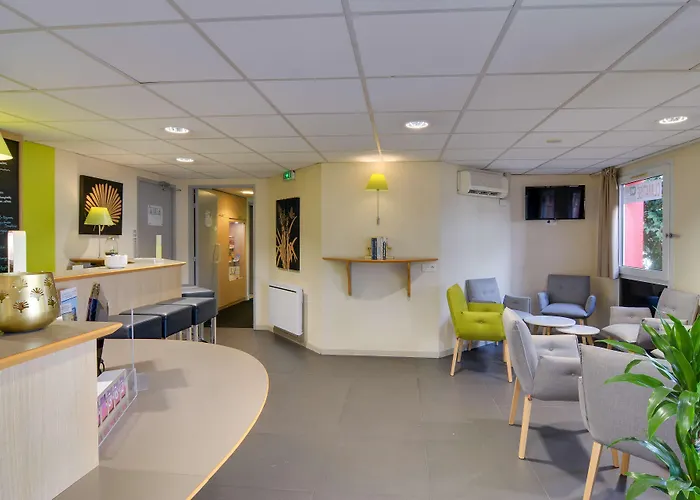 Sure By Western Nantes 3*