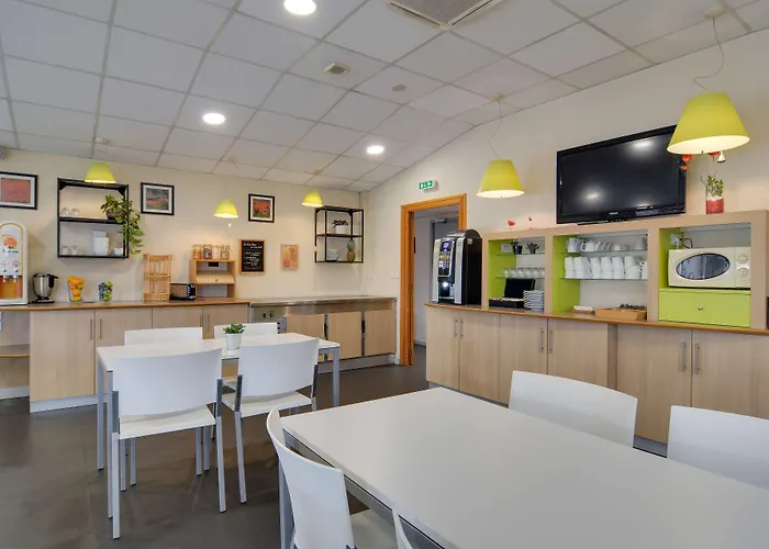 Sure By Western Nantes